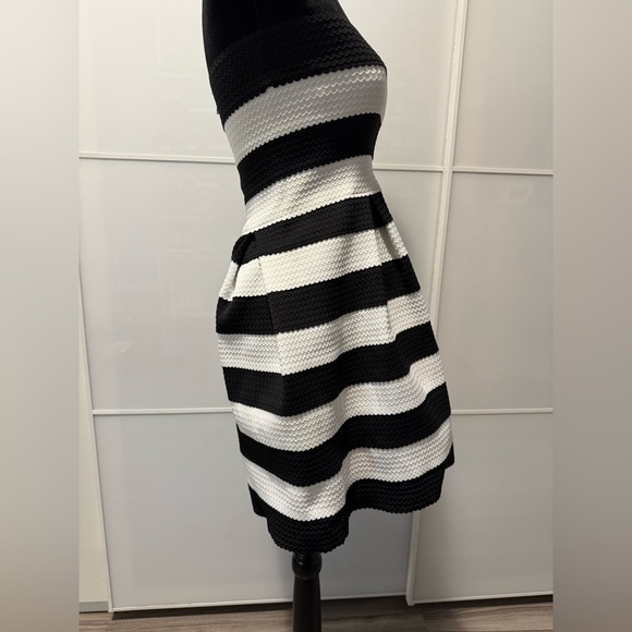 Doe & Rae Black and White Strapless A-Line Cocktail Dress - Picture 5 of 6